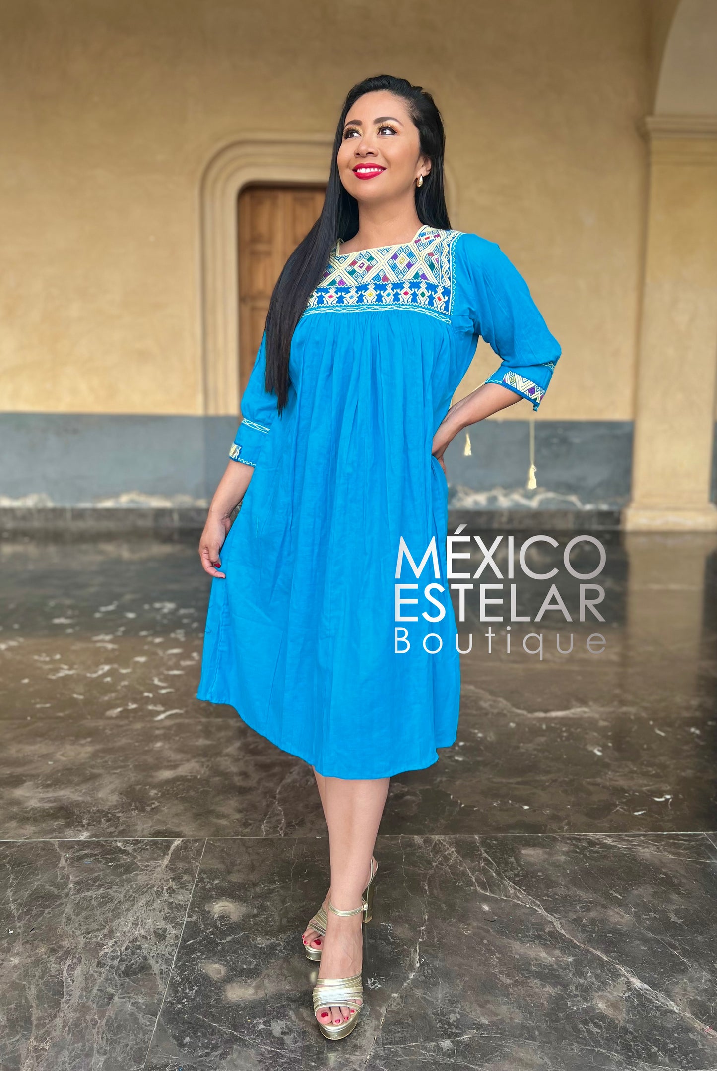 Vestido Largo San Andrés con brocado a mano.