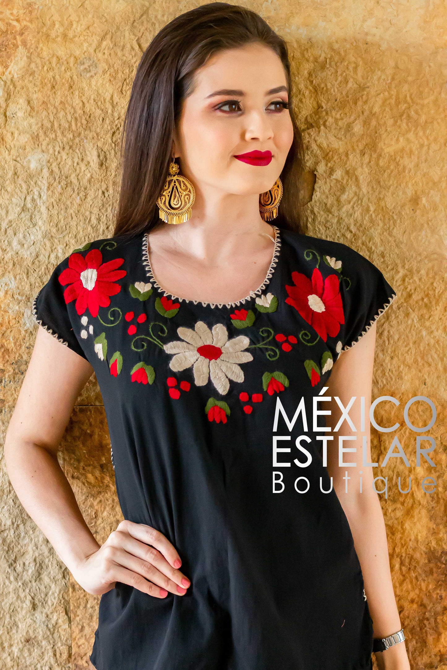 Blusa Navi Bordado a Mano Negra