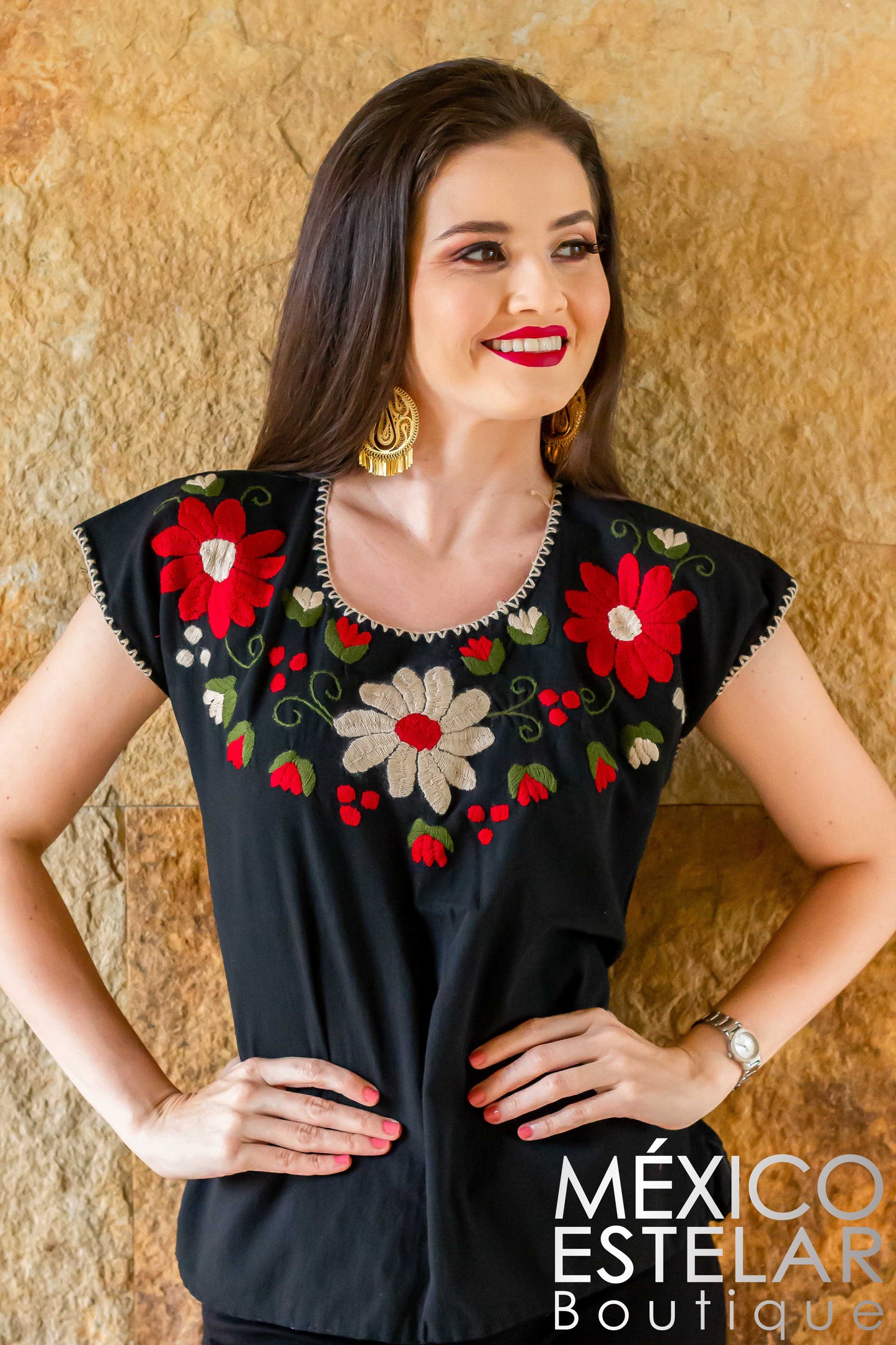 Blusa Navi Bordado a Mano Negra