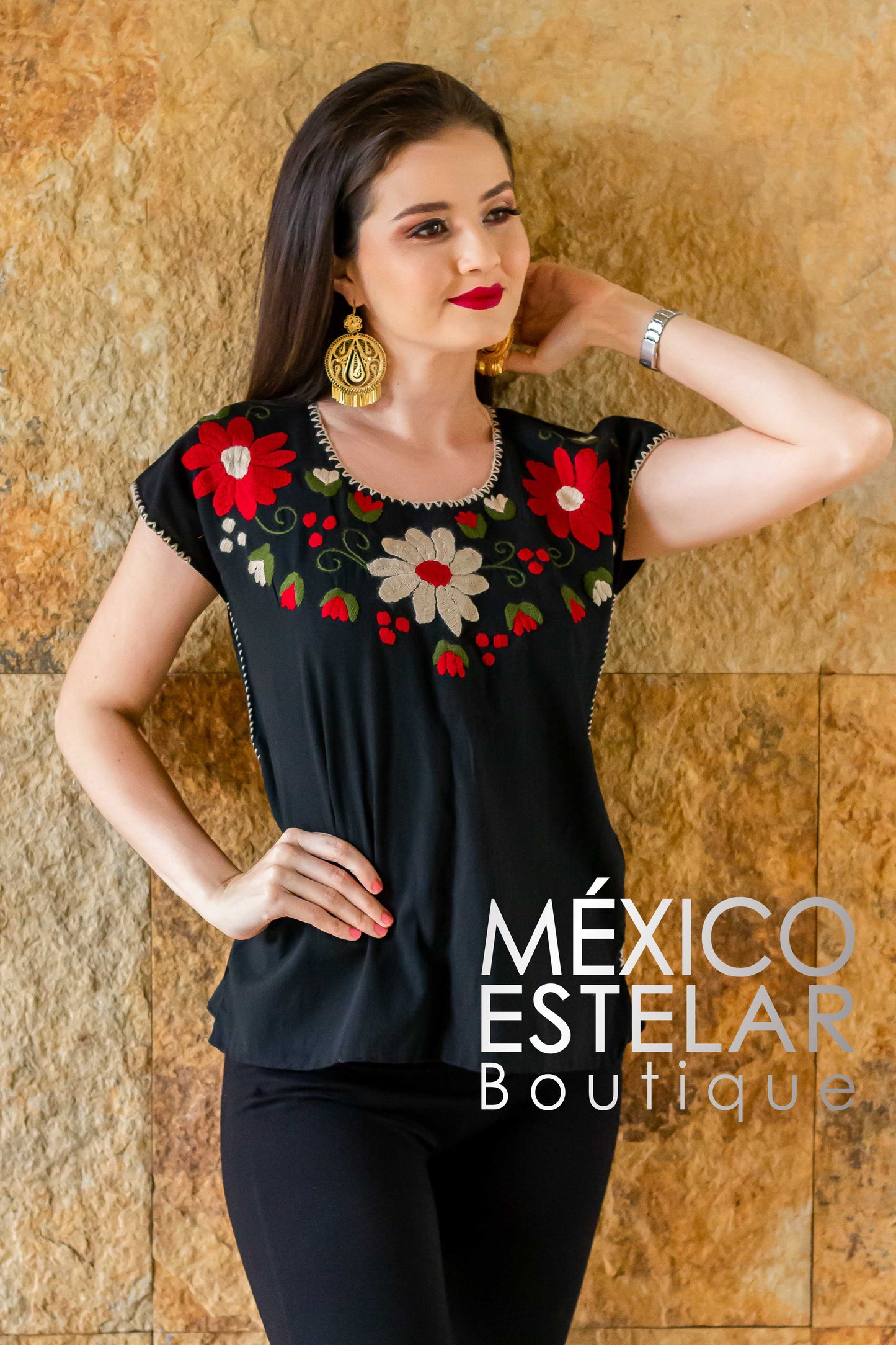 Blusa Navi Bordado a Mano Negra