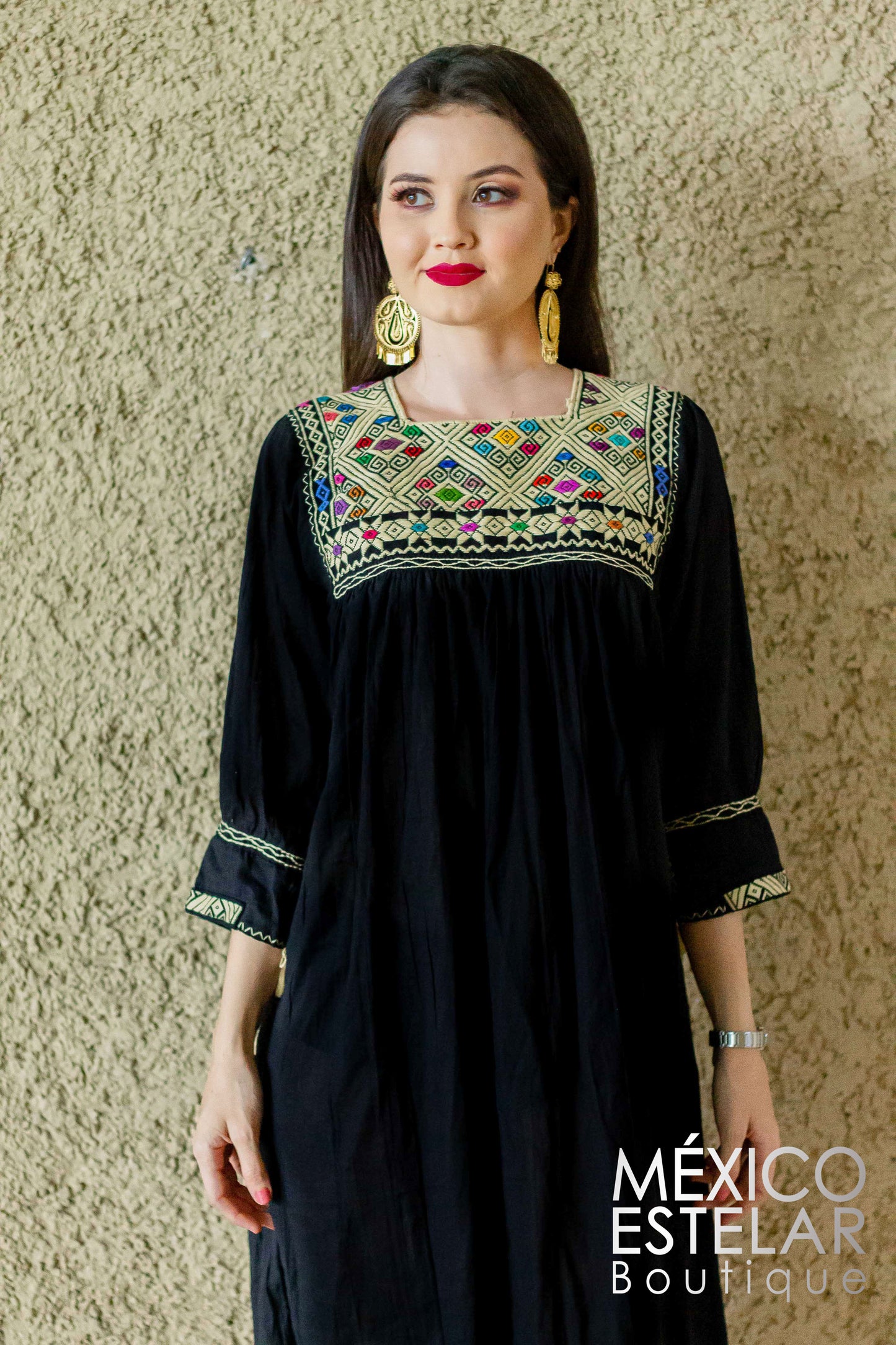 Vestido Largo San Andrés con brocado a mano.