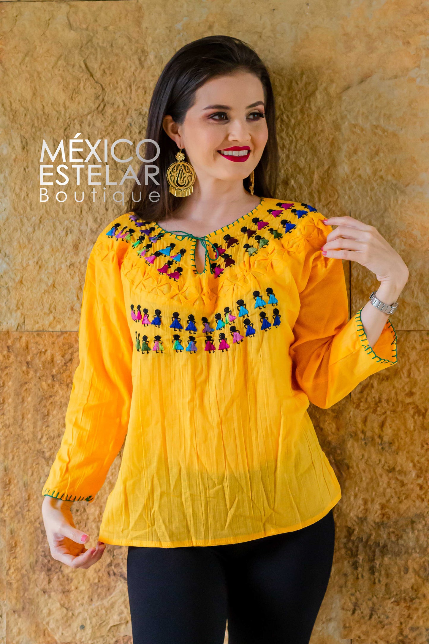 Blusón Muñequitos Bordado a Mano