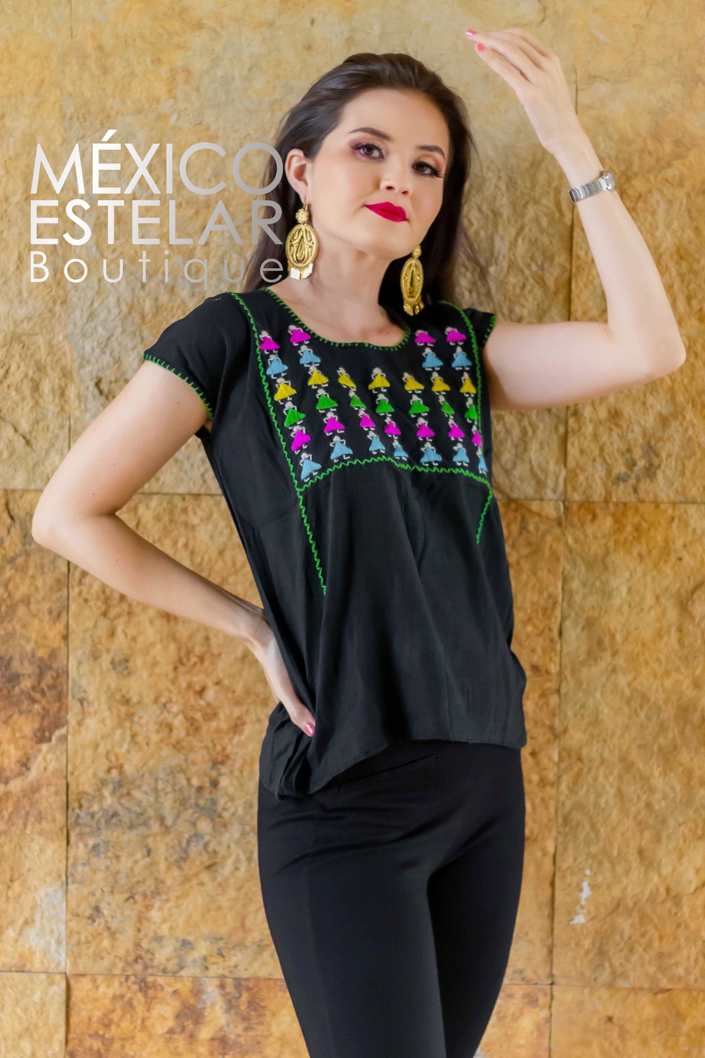 Blusa Muñequitas Bordada a mano