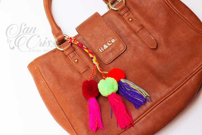 Docena de Colgantes 3 Pompones / Hecho a Mano