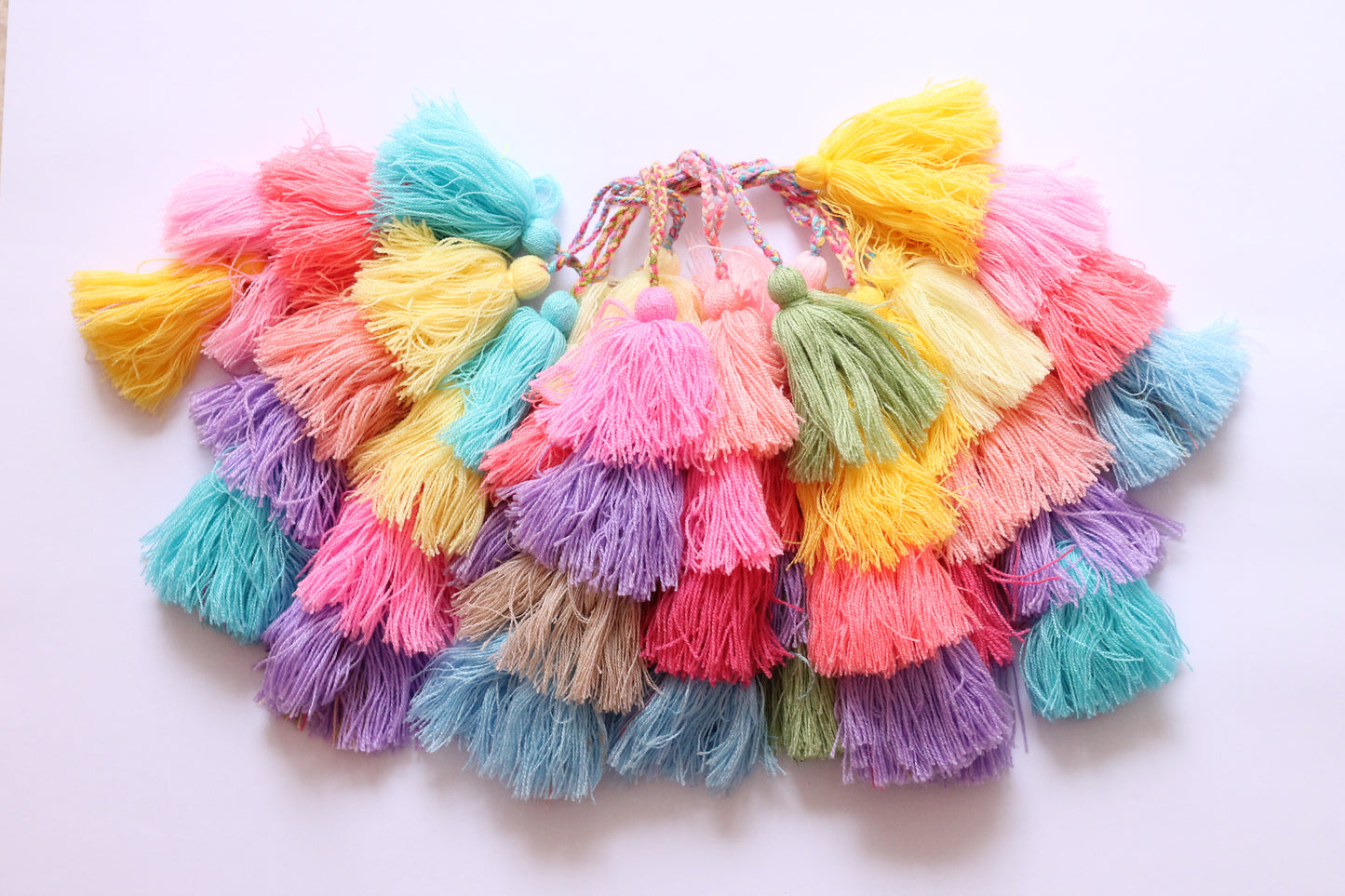 Docena Colgantes Campanas / Motitas / Bordada a Mano