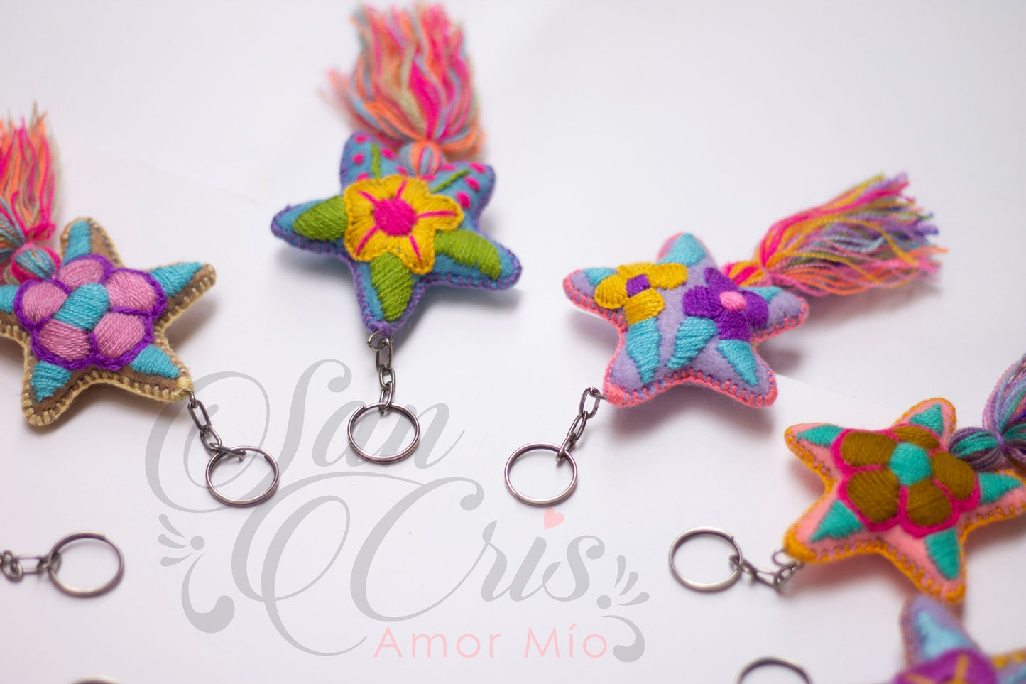Docena Llaveros Estrellitas pequeñas / Bordados a Mano