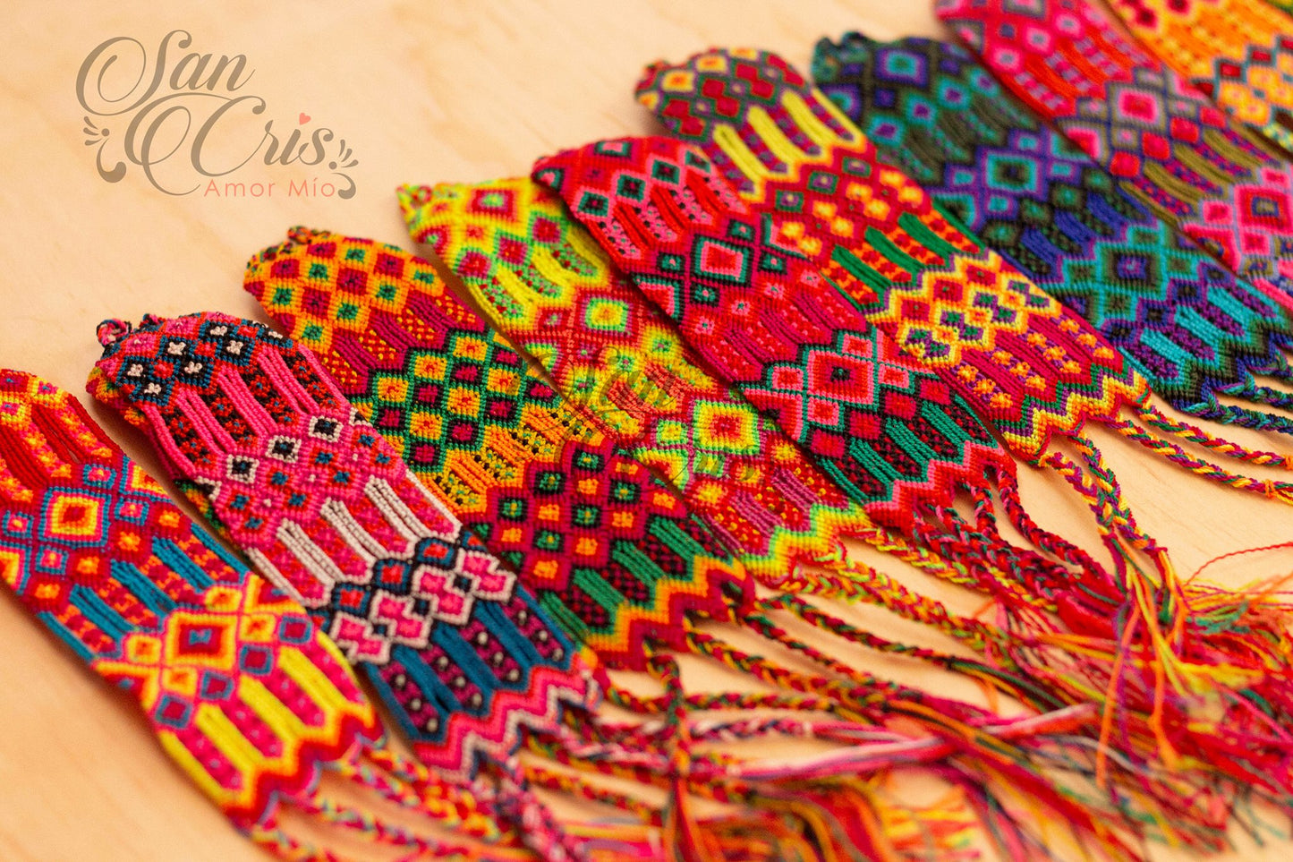 Pulseras Tejidas Grandes / Hecho a Mano