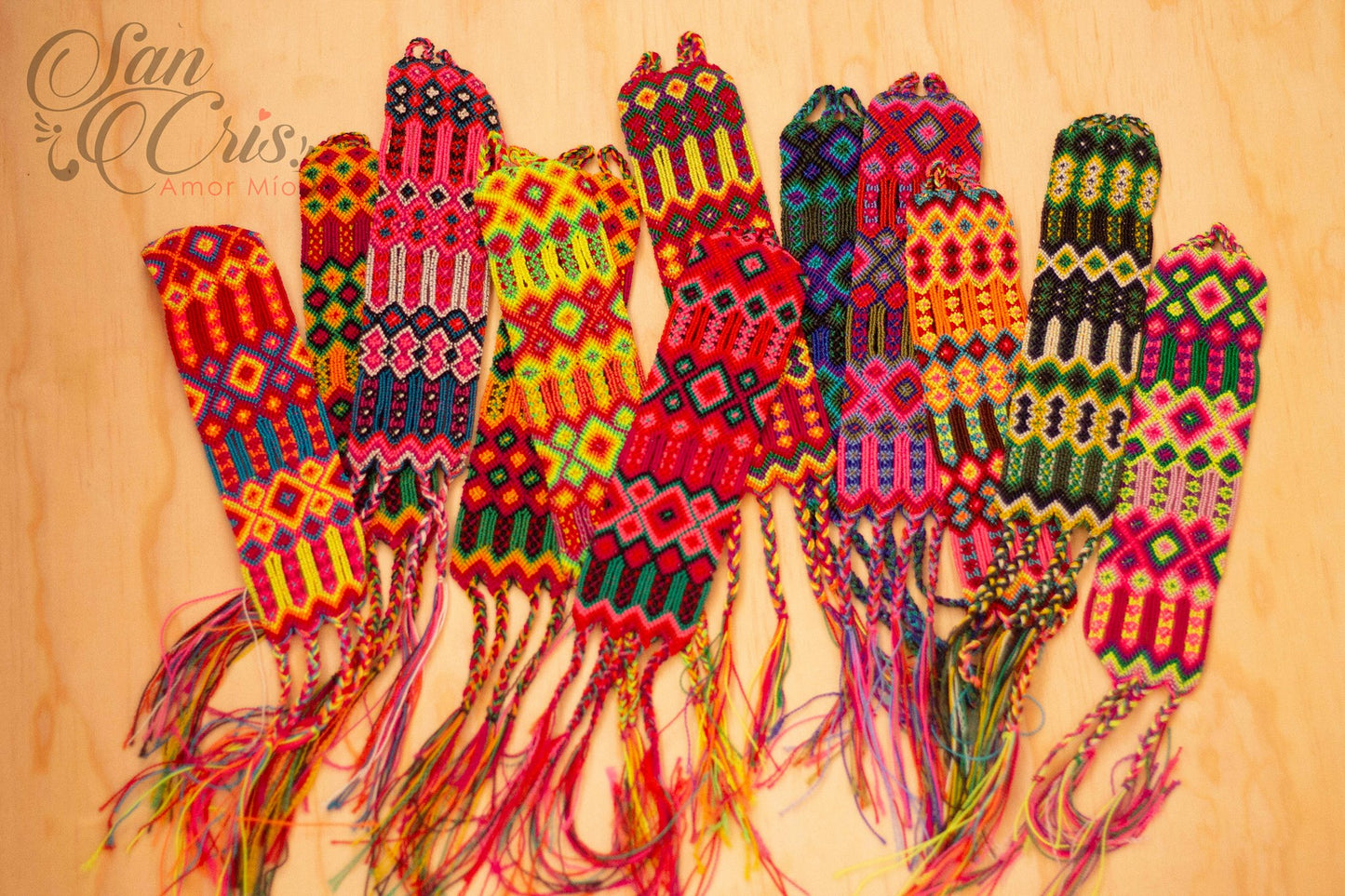 Pulseras Tejidas Grandes / Hecho a Mano